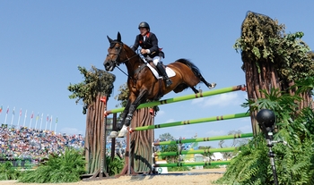 LUCINDA GREEN WINS LIFETIME ACHIEVEMENT & NICK SKELTON WINS MOMENT OF THE DECADE AT THE  HORSE & HOUND AWARDS IN PARTNERSHIP WITH NAF